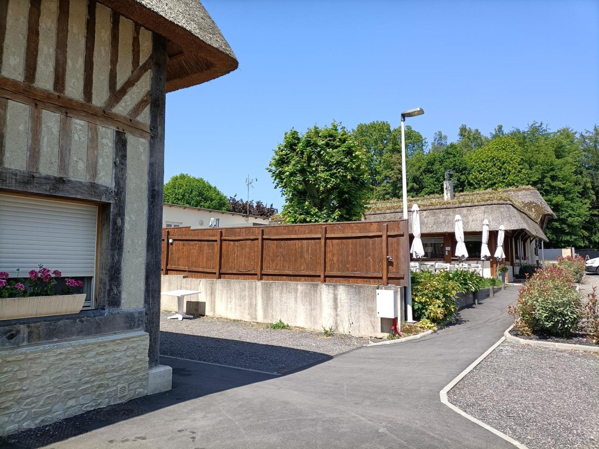 Auberge Du Vieux Tour Le Manoir Canapville  Dış mekan fotoğraf